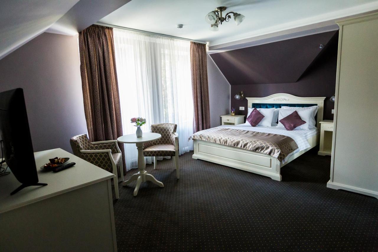 Royal Inn Busteni-Adults Only Bagian luar foto
