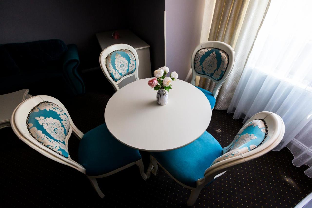 Royal Inn Busteni-Adults Only Bagian luar foto