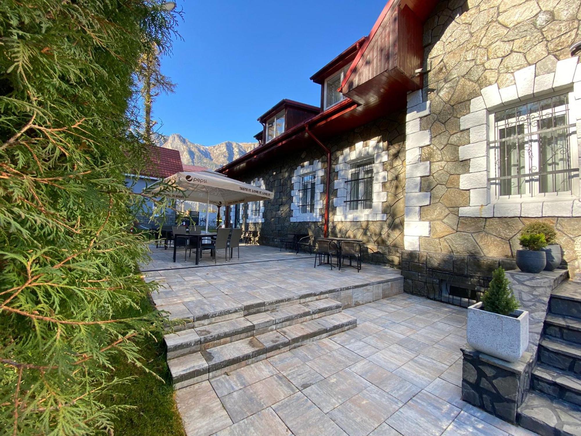 Royal Inn Busteni-Adults Only Bagian luar foto