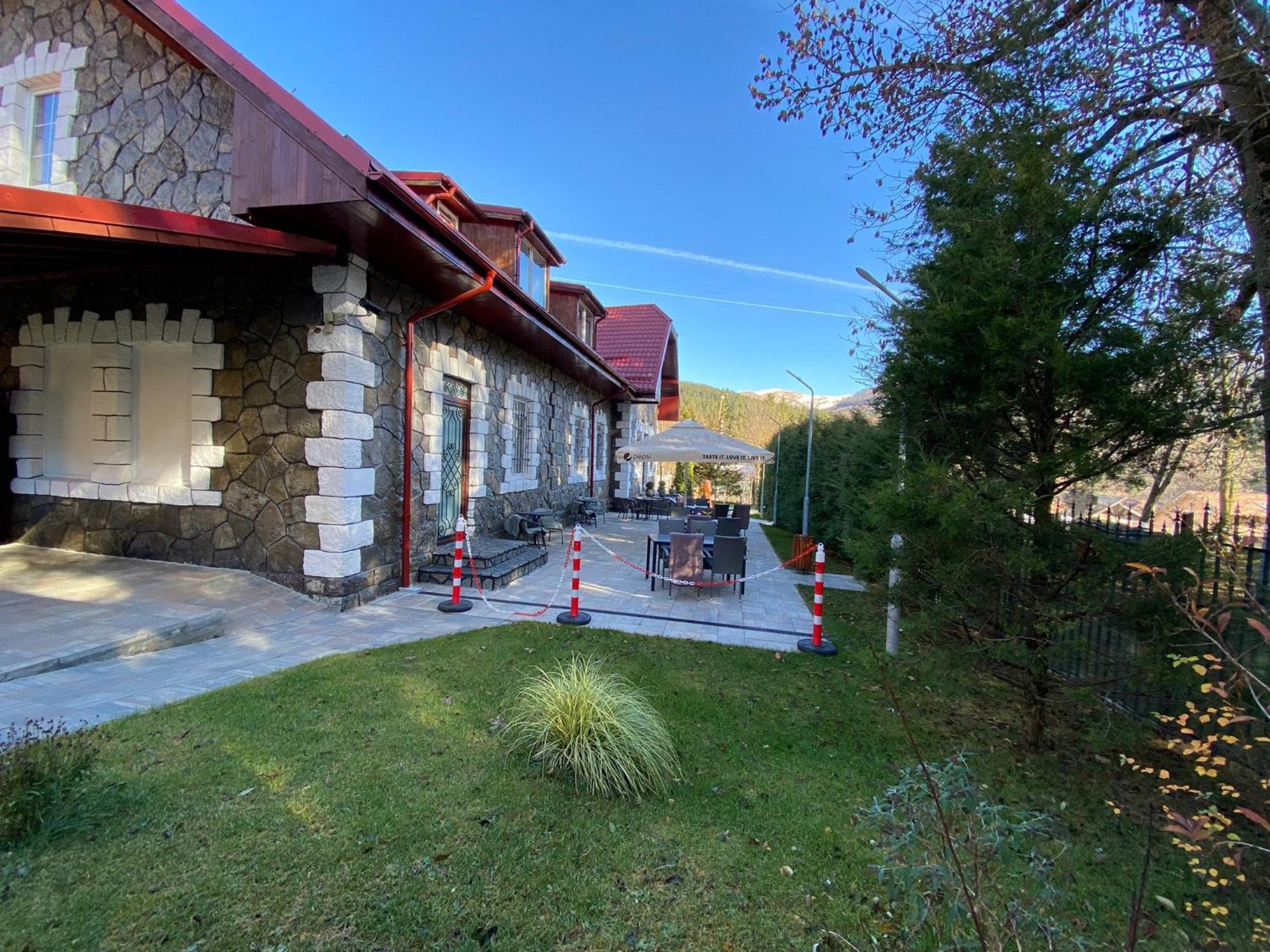 Royal Inn Busteni-Adults Only Bagian luar foto