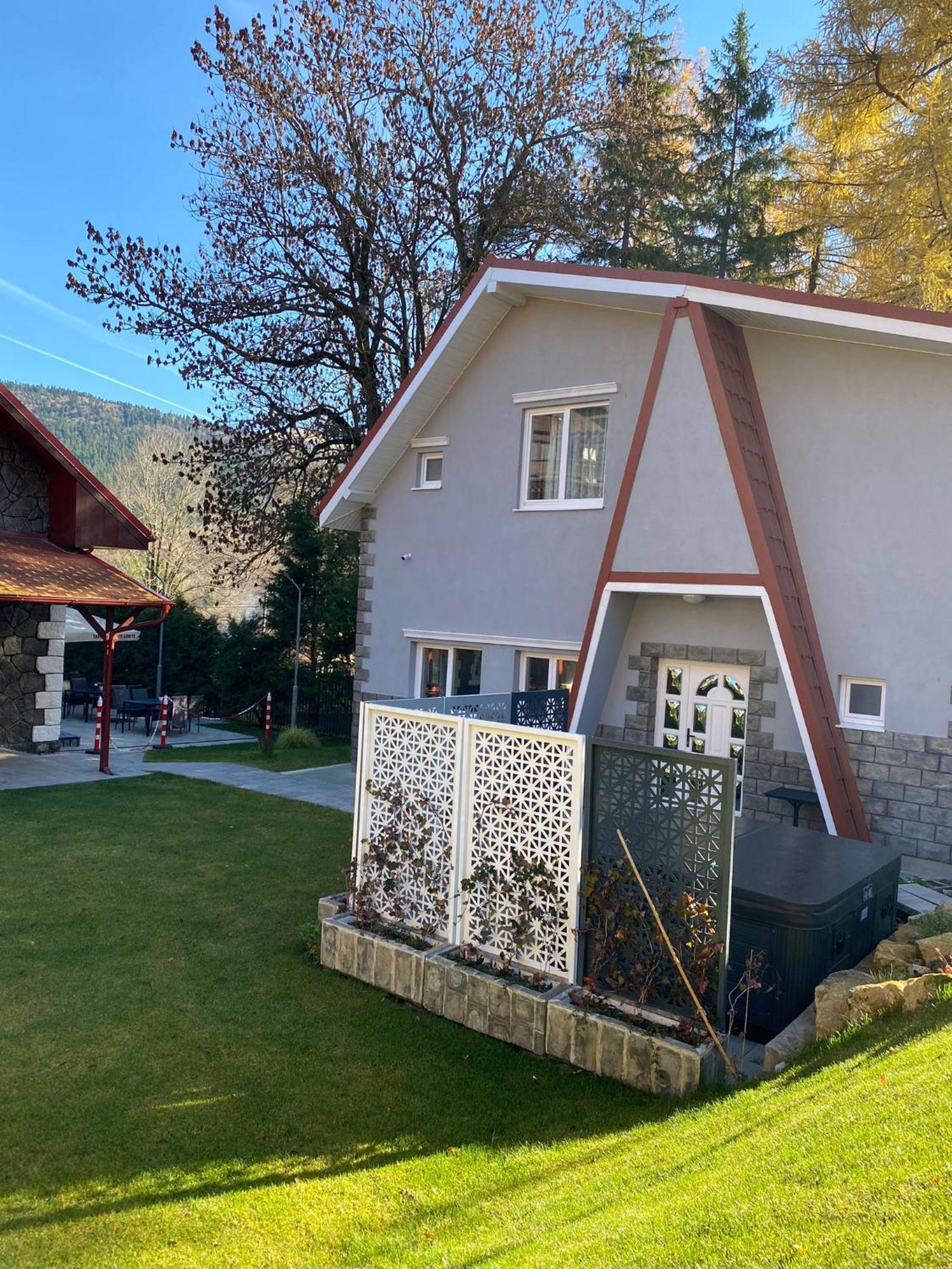 Royal Inn Busteni-Adults Only Bagian luar foto